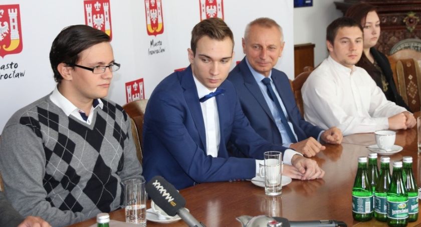 Kolejni uczniowie ze stypendiami