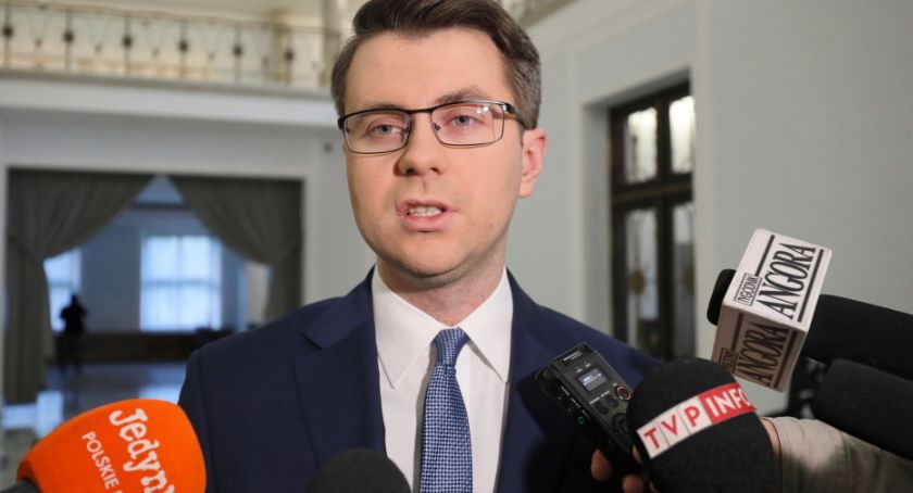 Müller: rządowy zespół przyjął możliwe warianty ws. regionalnego podejścia do obostrzeń