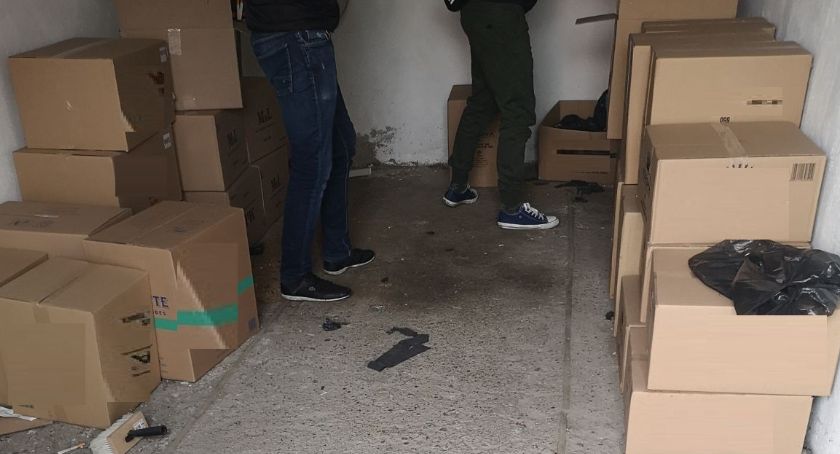 Nielegalny tytoń i papierosy miał w garażu i sklepie