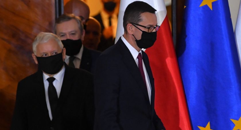 Rekonstrukcja rządu - zmniejszenie liczby ministerstw z 20 do 14, kilku nowych ministrów i zmiana zakresu kompetencji