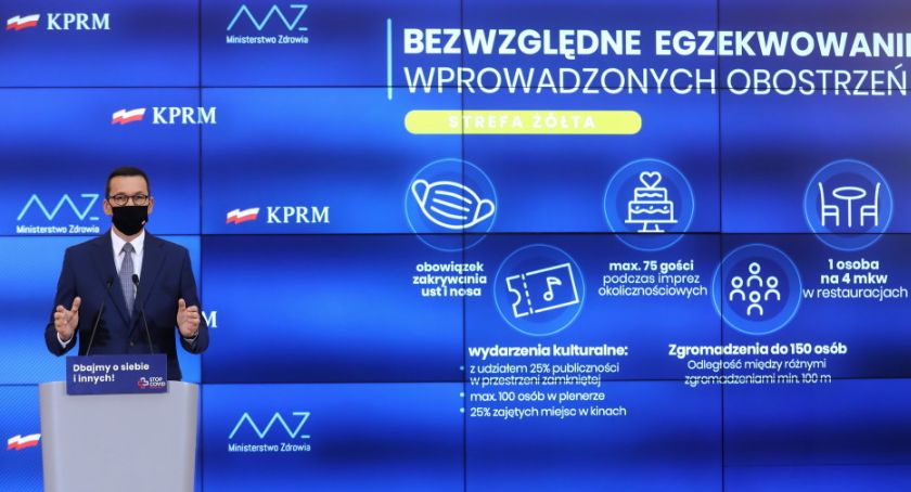 Premier: od 15 października wprowadzamy godziny dla seniorów w sklepach i aptekach
