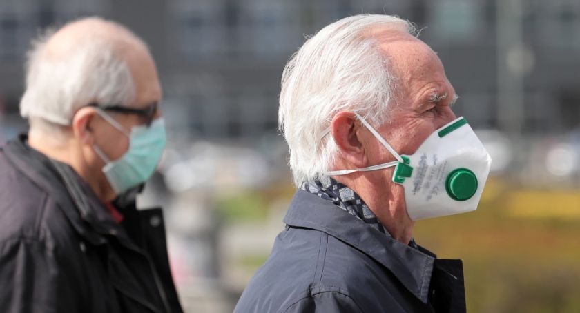 Maląg: seniorzy, ograniczcie wychodzenie z domu do minimum