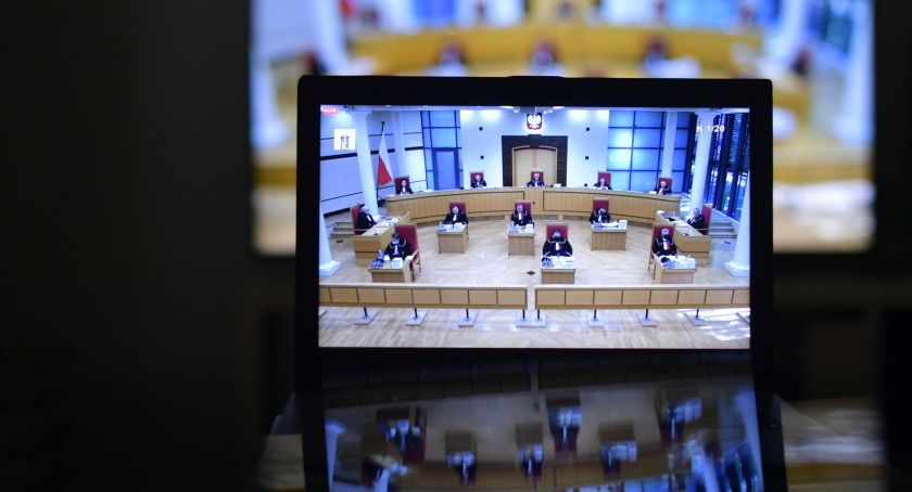 TK: aborcja m.in. w przypadku nieodwracalnego upośledzenia płodu - niezgodna z konstytucją