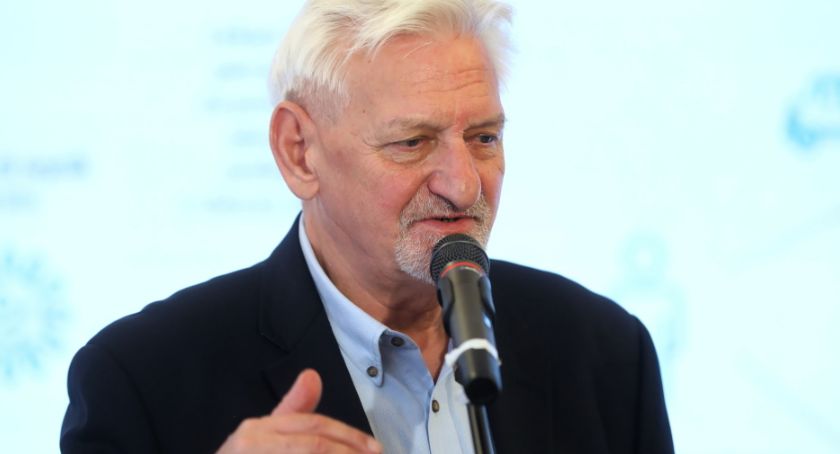 Prof. Horban: dziennie około 100 tys. ludzi zakaża się SARS-CoV-2