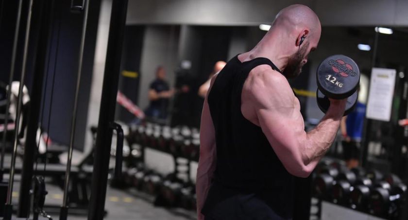 Przedsiębiorcy apelują o odmrożenie gastronomii i fitnessu