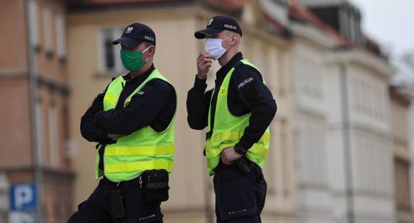 Müller: w Sylwestra policja będzie mogła wystawiać mandaty na podstawie rozporządzenia ws. obostrzeń