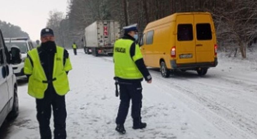 Policjanci i funkcjonariusze KAS na wspólnych działaniach