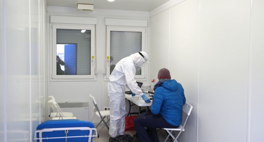 Ministerstwo Zdrowia: 5864 nowe zakażenia koronawirusem, 303 osoby zmarły