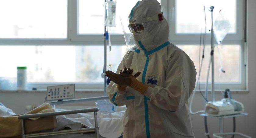 MZ: 28 487 nowych przypadków zakażenia koronawirusem, zmarło 768 osób