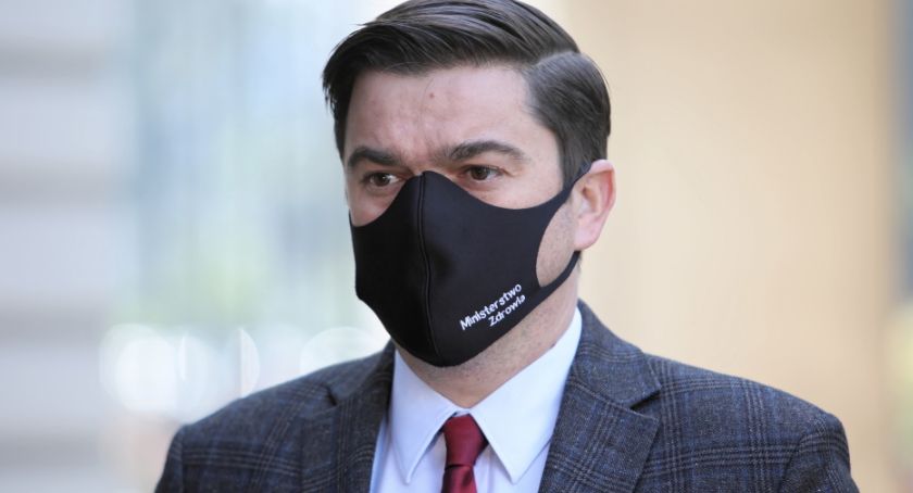 Andrusiewicz: trzecia fala epidemii w zakresie zgonów zaczyna opadać