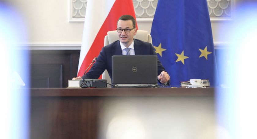 Onet.pl: Premier organizując tzw. wybory kopertowe złamał pięć przepisów w dwóch ustawach — twierdzi NIK