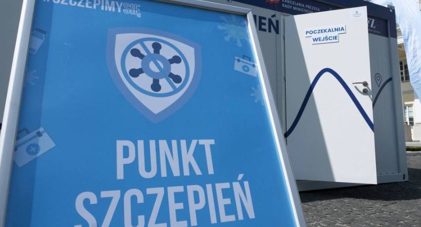Za tydzień każdy, kto skończył 18 lat, będzie miał e-skierowanie na szczepienie przeciw COVID-19