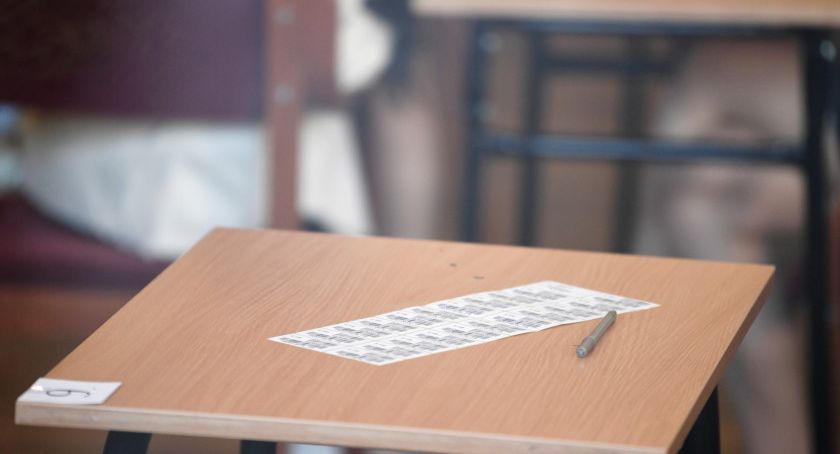 W środę rano na maturze obowiązkowy egzamin z matematyki na poziomie podstawowym