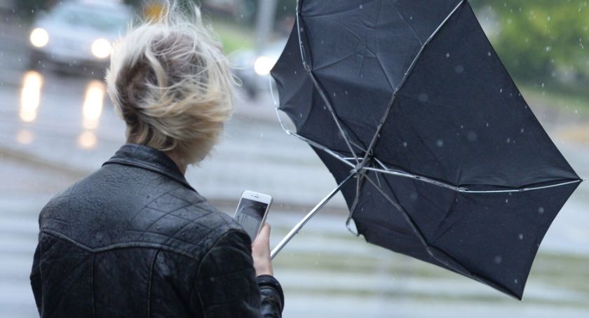 Synoptyk IMGW: praktycznie w całej Polsce deszcz; lokalnie wystąpią burze i grad