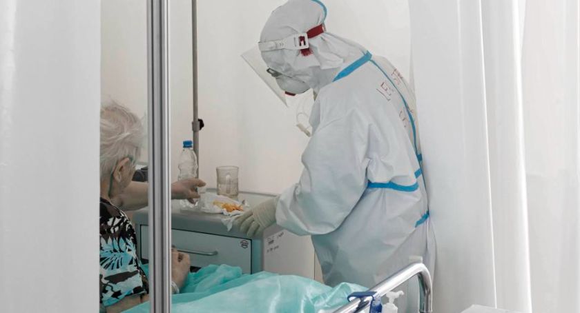 Ministerstwo Zdrowia: 946 nowych zakażeń koronawirusem, zmarło 117 osób z COVID-19