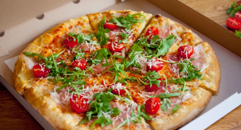 Pizza z dostawą w nocy na terenie Wrocławia