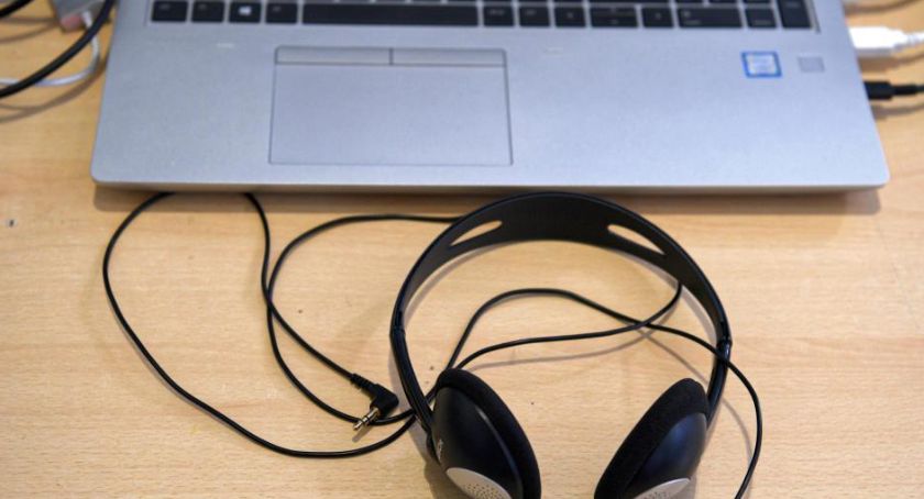 Analitycy: ok. 2 mln gospodarstw domowych w Polsce bez dostępu do internetu szerokopasmowego
