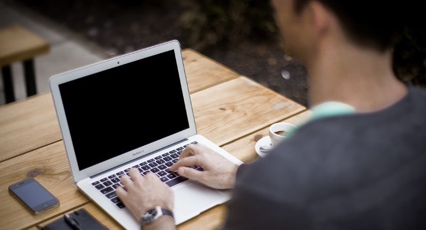 Zapoznaj się z metodami internetowych oszustów i nie daj się oszukać!
