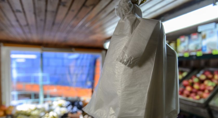 Resort klimatu: zużywamy coraz mniej toreb foliowych