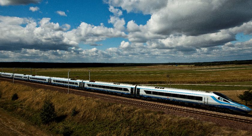 Podróż poza godzinami szczytu szansą na tańszy bilet na pociąg