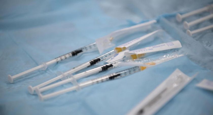 Prof. Gut o epidemii: na razie jesteśmy na zakręcie