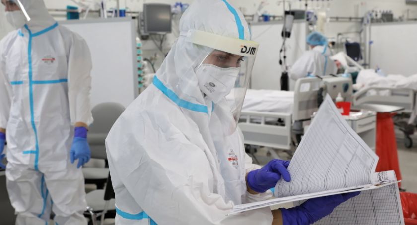 Ministerstwo Zdrowia: 285 nowych zakażeń, zmarło pięć osób z COVID-19