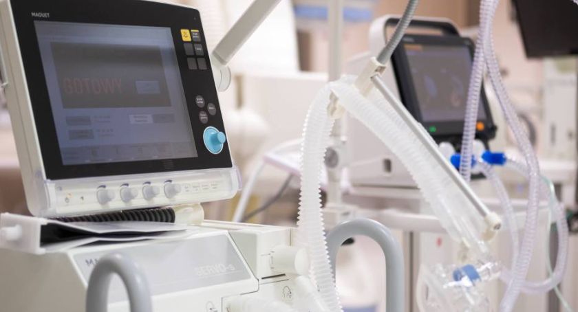 MZ: 975 nowych zakażeń koronawirusem, zmarło 29 osób z COVID-19