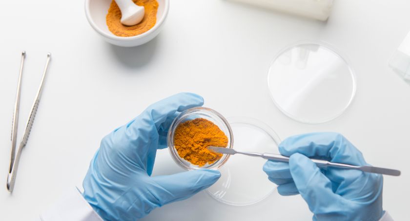 McCormick wzywa do podjęcia działań w branży po raporcie EUCCP o nieuczciwych praktykach  w europejskim sektorze ziół i przypraw