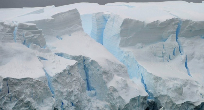 Połowa młodych mieszkańców Ziemi jest zestresowana z powodu zmian klimatycznych