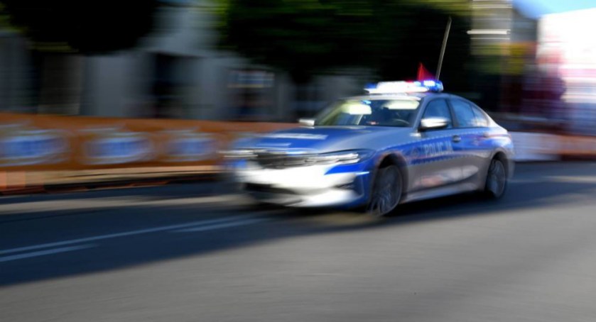 Toruń: młody mężczyzna zaatakował przechodniów maczetą. Wcześniej wywołał awanturę domową