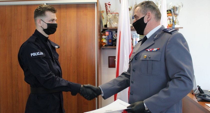 Złożył ślubowanie i wstąpił w policyjne szereg