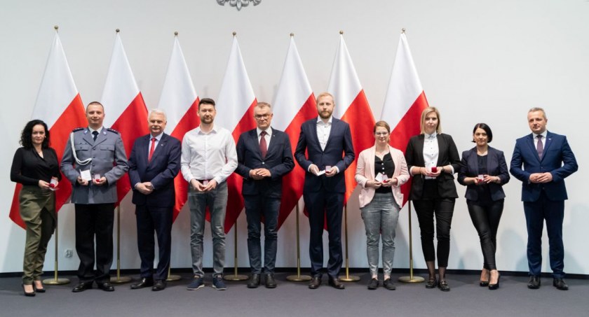 asp. Grzegorz Małetka - drugi od lewej