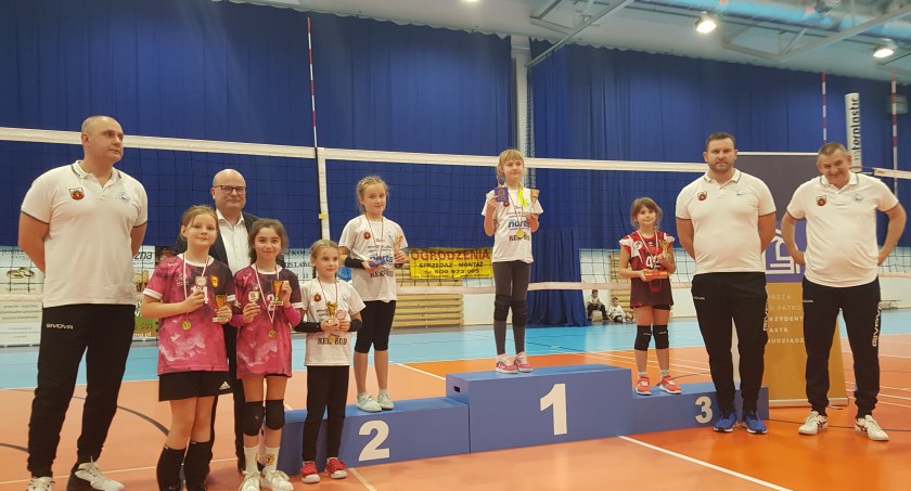 Siatkówka, Świetny występ siatkarek Inowrocław - zdjęcie, fotografia