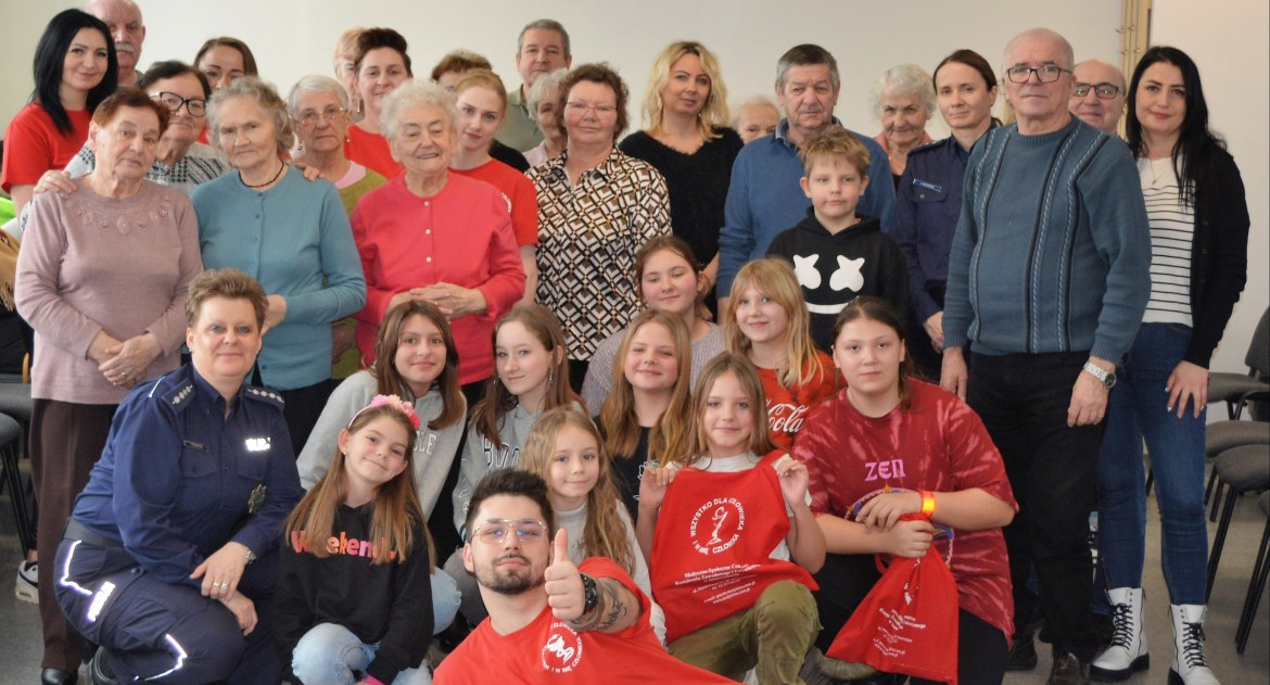 Komunikaty Policja, edukacji dzieci seniorów - zdjęcie, fotografia