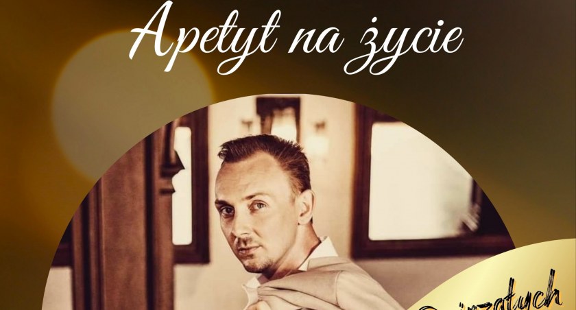 Koncerty, Dawid Janiak zaśpiewa inowrocławskim teatrze - zdjęcie, fotografia