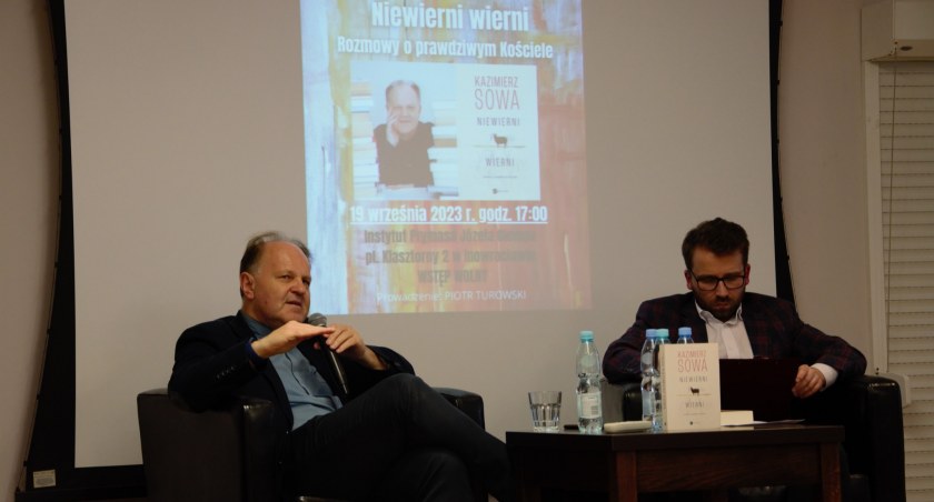 Spotkania, Kazimierz spotkał czytelnikami - zdjęcie, fotografia