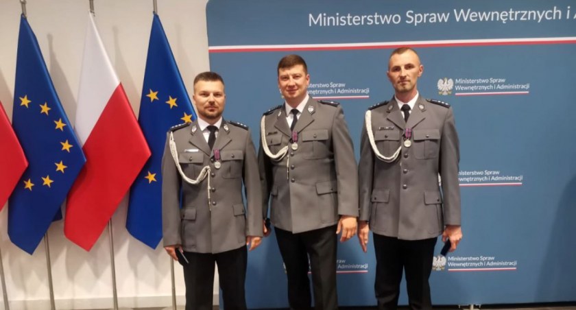 Komunikaty Policja, Policjanci otrzymali medal imienia Andrzeja Struja - zdjęcie, fotografia