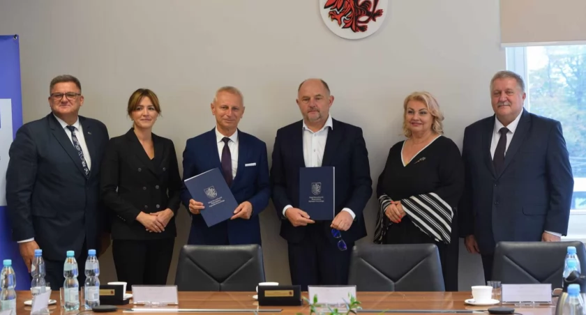 Samorząd, kolejne źródło finansowe realizacji planów inwestycyjnych - zdjęcie, fotografia