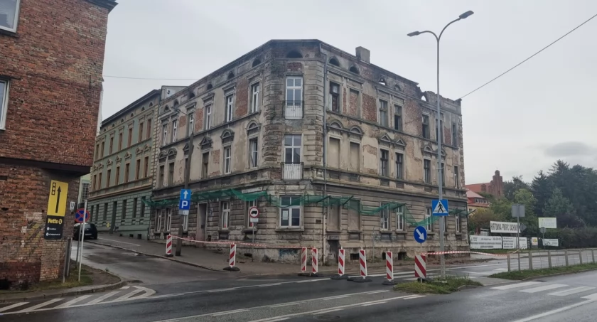 Komunikaty, Autobusy jeżdzą objazdami - zdjęcie, fotografia