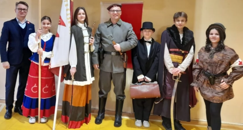 szkoły podstawowe, Obchody Święta Niepodległości SPnr5 - zdjęcie, fotografia
