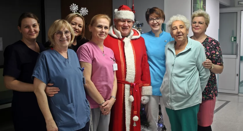 Społeczeństwo2, Mikołaj odwiedził inowrocławski szpital - zdjęcie, fotografia