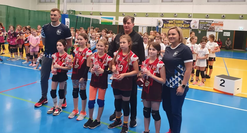 Siatkówka, Świetny występ najmłodszych siatkarek Inowrocław - zdjęcie, fotografia