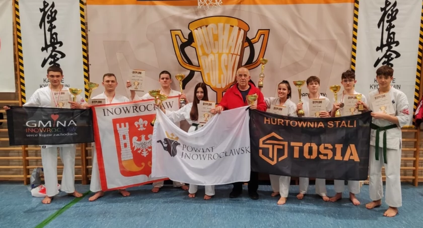 Sporty walki, Świetny występ inowrocławskich karateków - zdjęcie, fotografia