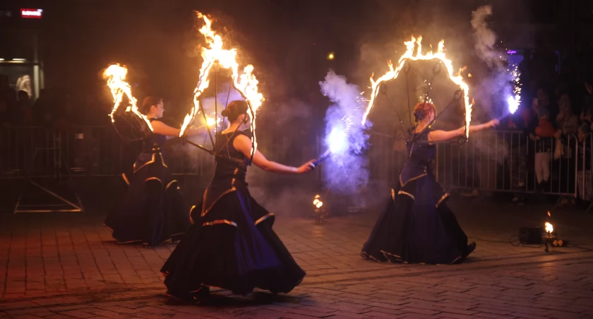 Festyny, Walentynkowe laser - zdjęcie, fotografia