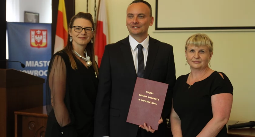 Samorząd, Prezydent radni złożyli ślubowanie pierwsza sesja Miejskiej - zdjęcie, fotografia