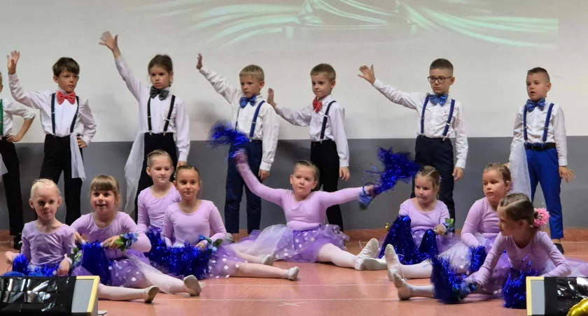 przedszkola, Wielka Oscarowa Oddziałach Przedszkolnych Szkoły Podstawowej - zdjęcie, fotografia