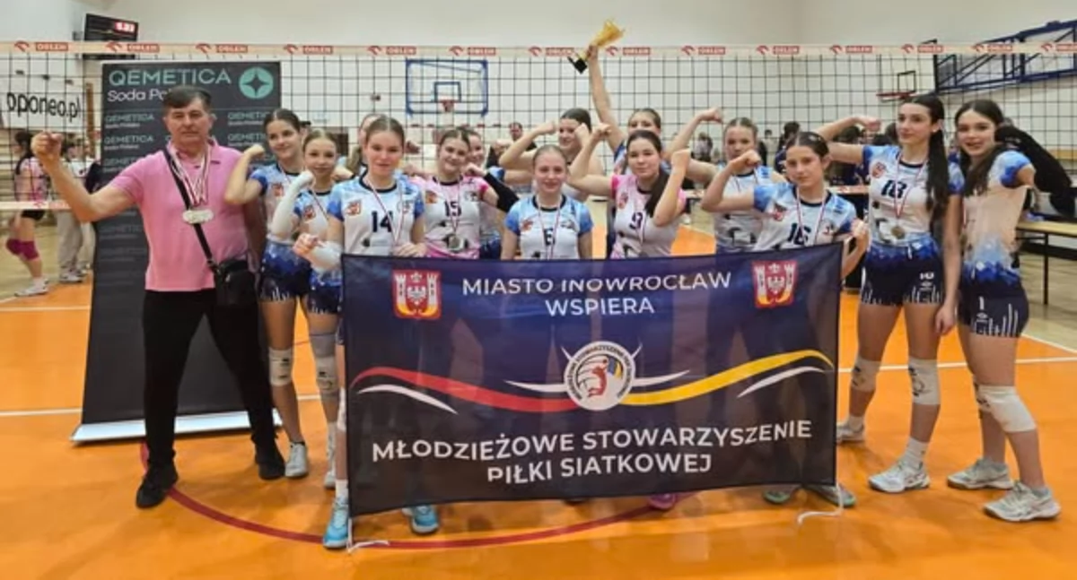 Siatkówka, Siatkarki wicemistrzyniami województwa - zdjęcie, fotografia