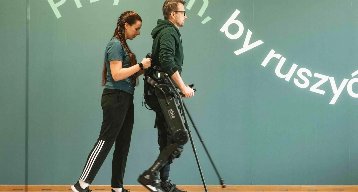 zdrowie, Egzoszkielety przełomowa forma rehabilitacji osób dysfunkcją narządów ruchu - zdjęcie, fotografia