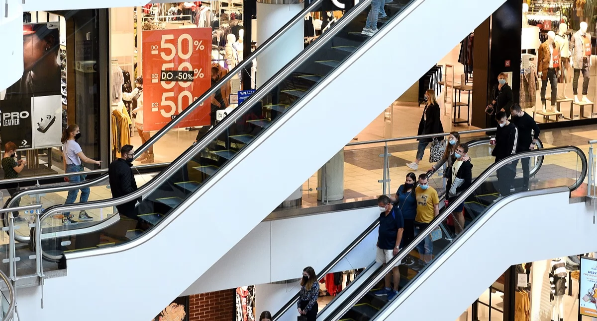 Gospodarka, Wyprzedażowy kłopot galerii centrów handlowych Platformy commerce odbierają klientów - zdjęcie, fotografia