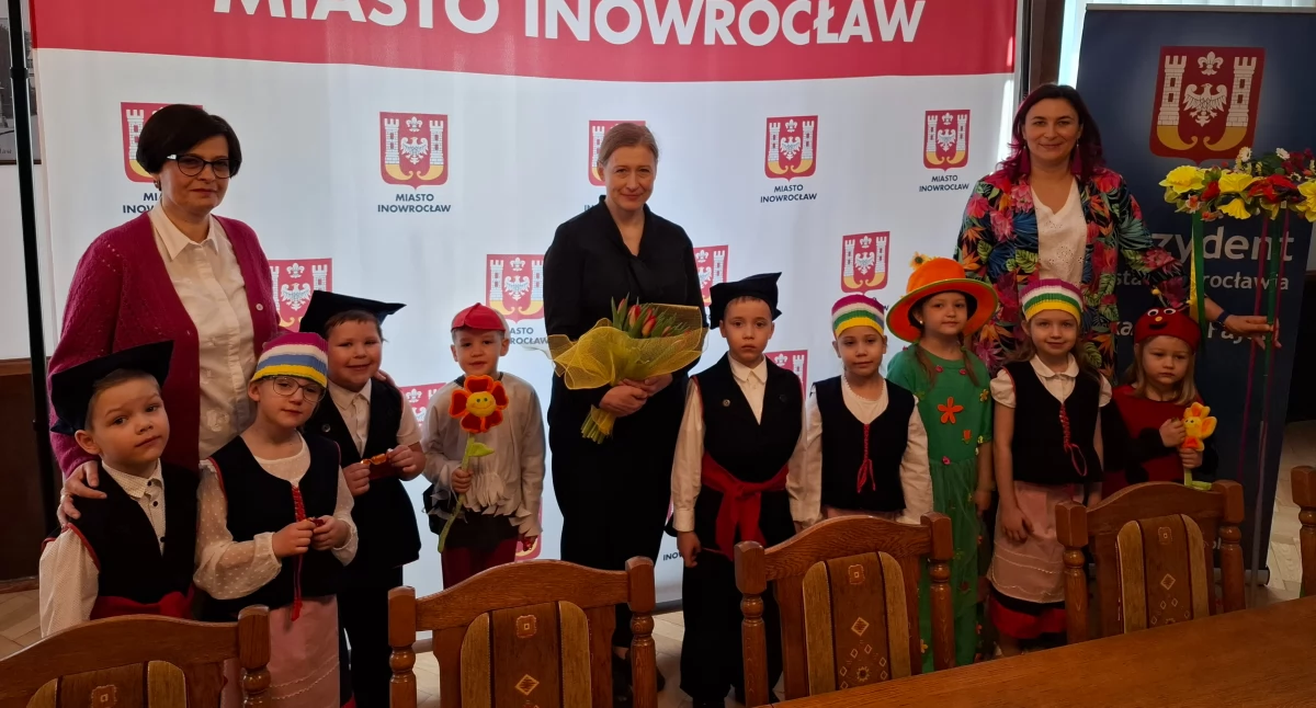 przedszkola, Przedszkolaki ratuszu - zdjęcie, fotografia